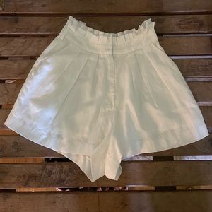 ASTR - high wasted white flowy shorts - small